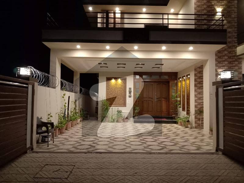D12 Beautiful Triple story House for Sale