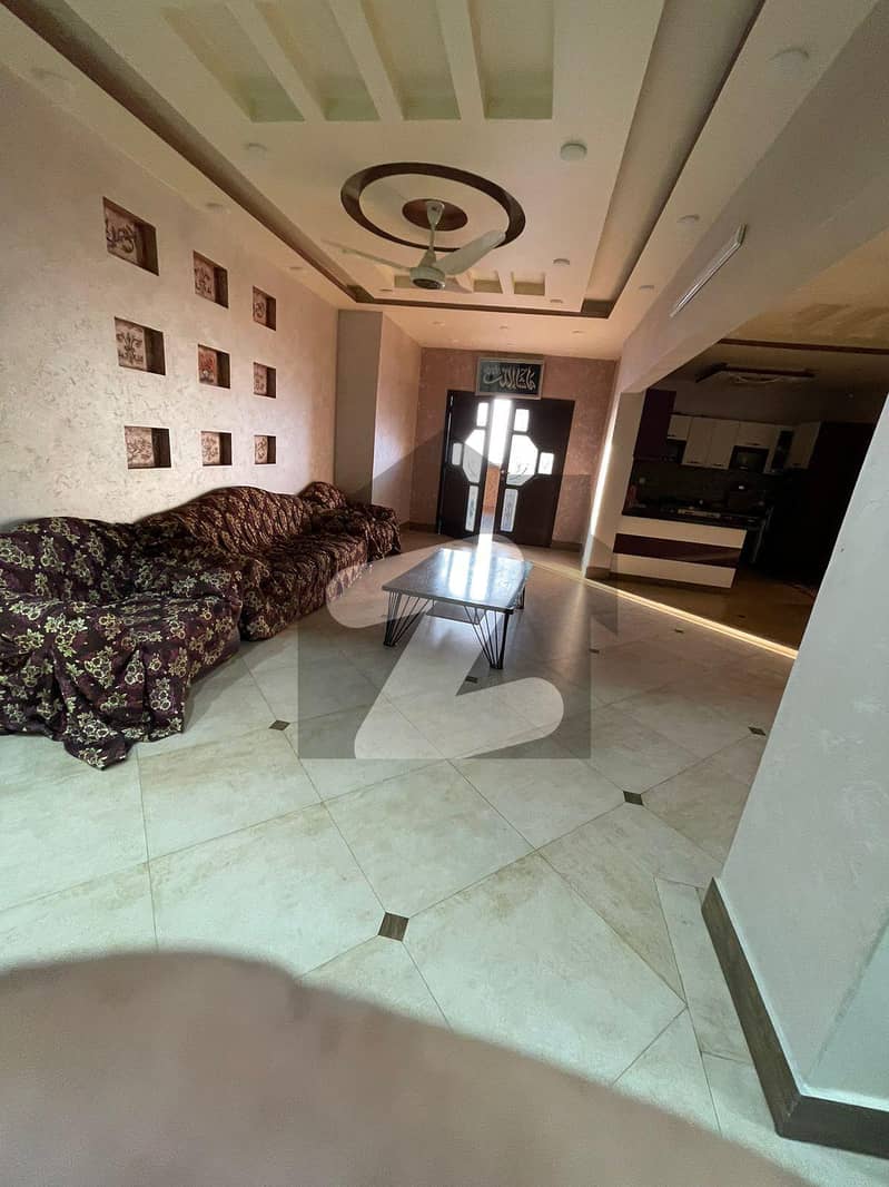 شرف آباد گلشنِ اقبال ٹاؤن کراچی میں 5 کمروں کا 1 کنال پینٹ ہاؤس 6 کروڑ میں برائے فروخت۔