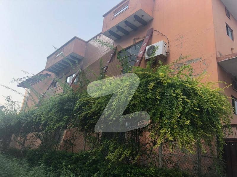 House for sale in E11 Awesome Location E11, Islamabad ID44823634