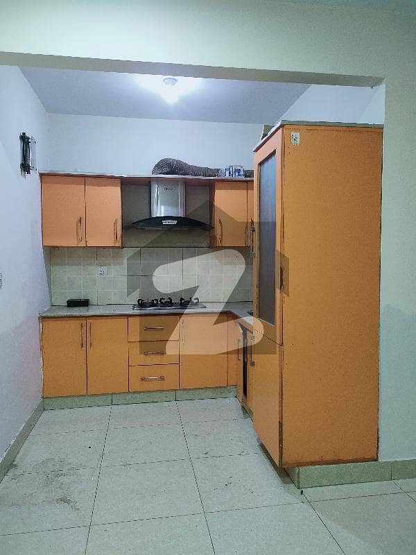 Apartment For Rent Un Furnish 2Bed Drawing draining with Lift 3Said corner