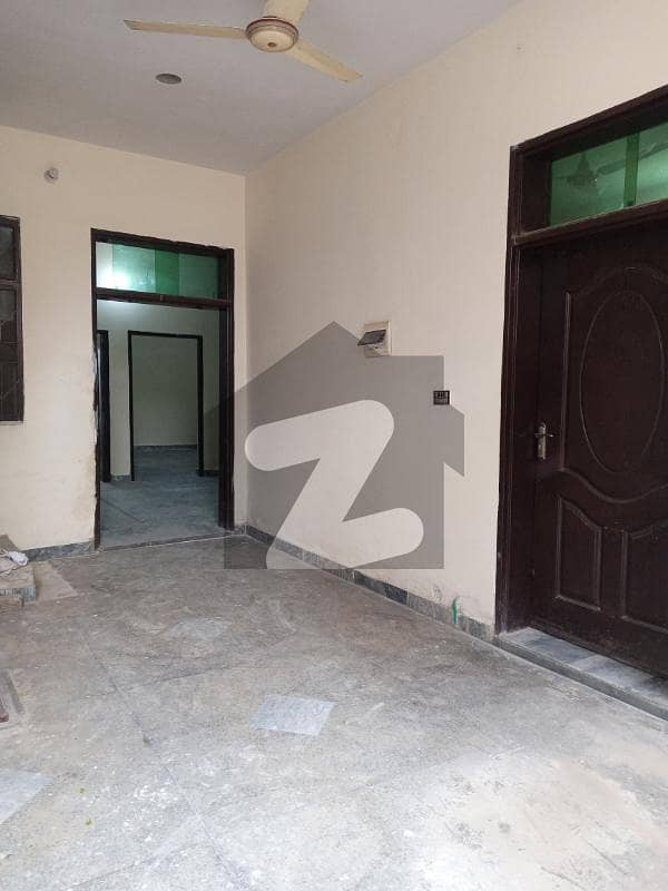 میسرائل روڈ راولپنڈی میں 2 کمروں کا 6 مرلہ مکان 22 ہزار میں کرایہ پر دستیاب ہے۔