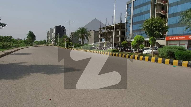 2800 Square feet COMMERCIAL PLOT FOR SALE IN GULBERG BUSINESS PARK