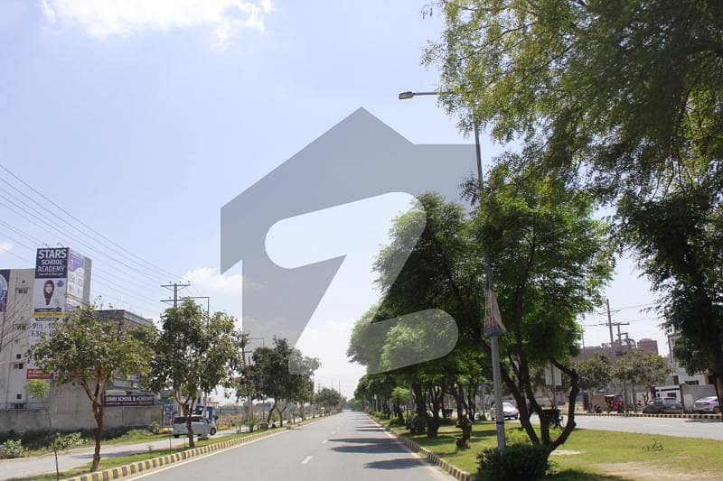 جوبلی ٹاؤن ۔ بلاک ای جوبلی ٹاؤن لاہور میں 6 مرلہ رہائشی پلاٹ 1.05 کروڑ میں برائے فروخت۔