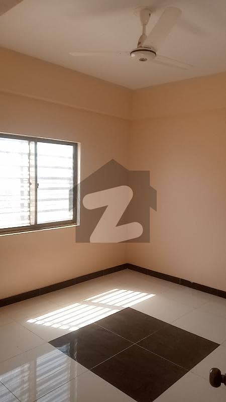 1 bed and drawing near by Tariq road