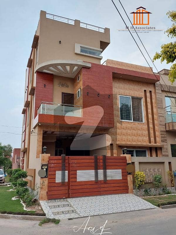 ویلینشیاء ہاؤسنگ سوسائٹی لاہور میں 4 کمروں کا 6 مرلہ مکان 2.5 کروڑ میں برائے فروخت۔