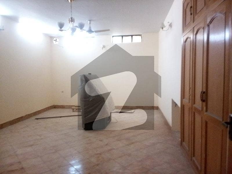 جی ۔ 11/4 جی ۔ 11 اسلام آباد میں 5 کمروں کا 1 کنال مکان 2.5 لاکھ میں کرایہ پر دستیاب ہے۔
