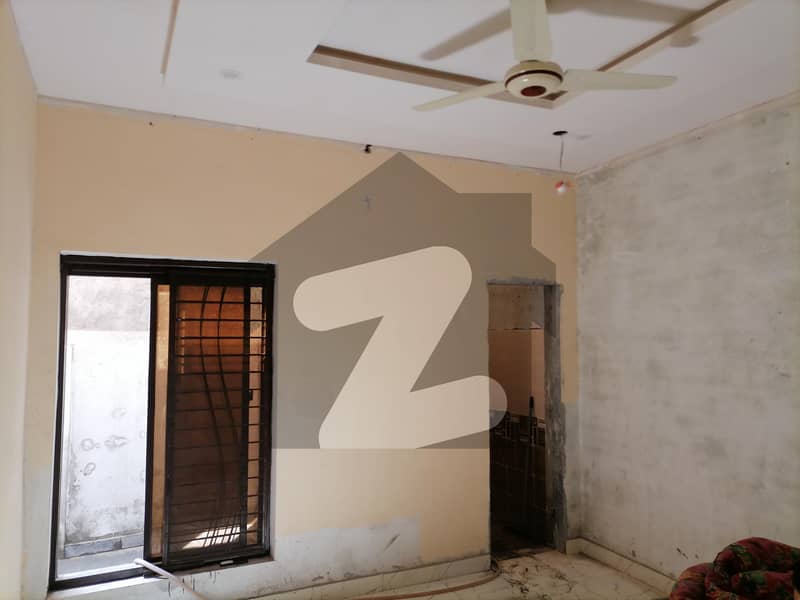 سلطان ٹاؤن لاہور میں 2 کمروں کا 4 مرلہ زیریں پورشن 36 ہزار میں کرایہ پر دستیاب ہے۔