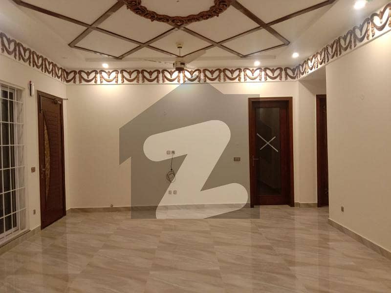 One Kanal Upper Portion Separate Gate Available For Rent In Dha Phase 8