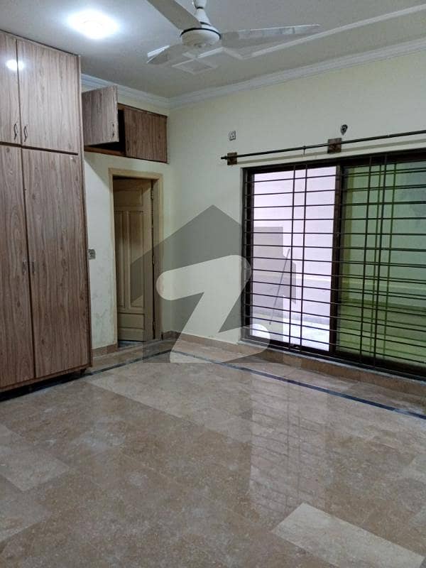 10 Marla Lush House For Rent In Pakistan Town