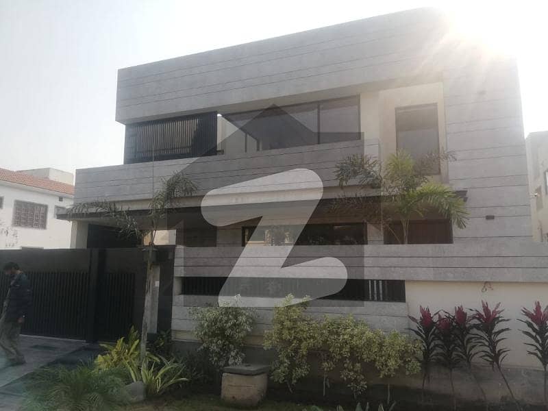 10 Marla Modern Bungalow For Sale Near Park Air Avenue - Block Q, DHA ...