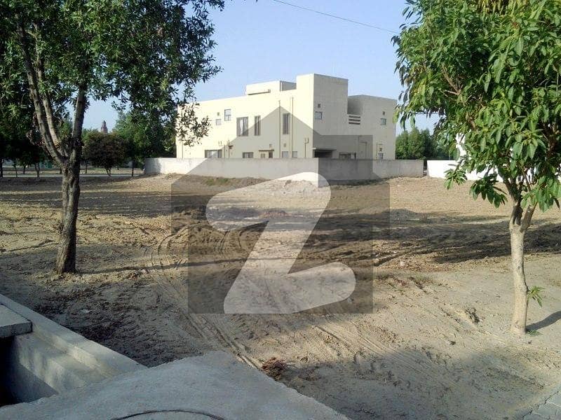 3 MARLA COMMERICAL PLOT IS AVAILABLE FOR SELL IN SHAHEEN BLOCK