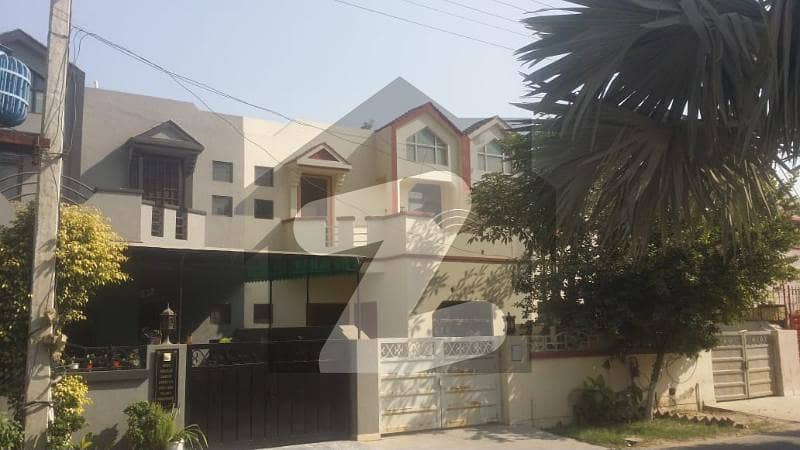 Arz Properties Offers 8 Marla House 3 Bed Room , 2 Washroom, Tv Lounge , Drawing Room. Garage, Landry Area Etc Double Storey House Available For Families And Students, Job Holder,
