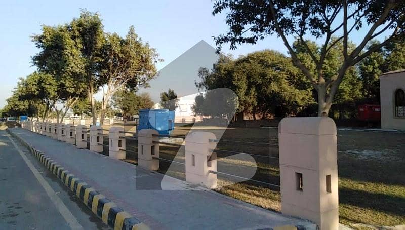 فضائیہ ہاؤسنگ سکیم فیز 1 فضائیہ ہاؤسنگ سکیم لاہور میں 1 کنال رہائشی پلاٹ 2.6 کروڑ میں برائے فروخت۔