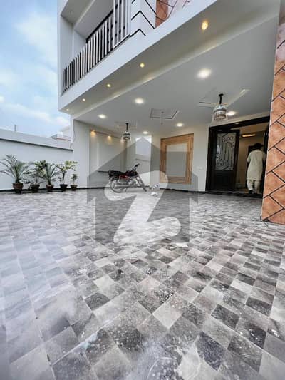 بش ایگزیکٹو ولاز ملتان میں 5 کمروں کا 12 مرلہ مکان 3.34 کروڑ میں برائے فروخت۔