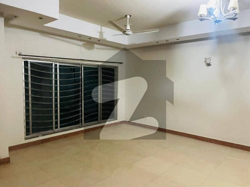 House For sale Is Readily Available In Prime Location Of Bahria Town