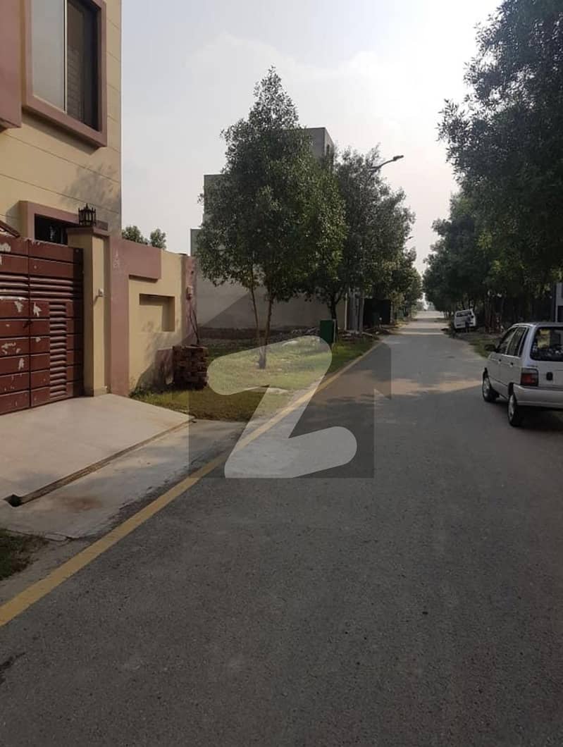 5 Marla plot in new lahore city phase 2 near Bahria town lahore