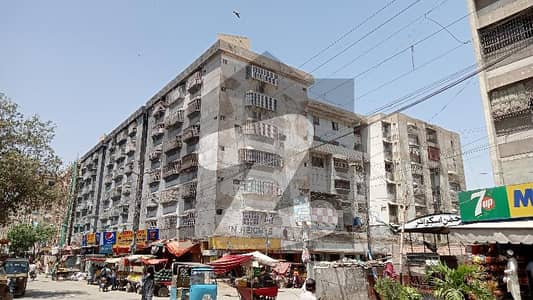 گلشن اقبال - بلاک 13 / D-3 گلشنِ اقبال,گلشنِ اقبال ٹاؤن,کراچی میں 3 کمروں کا 6 مرلہ فلیٹ 1.0 کروڑ میں برائے فروخت۔