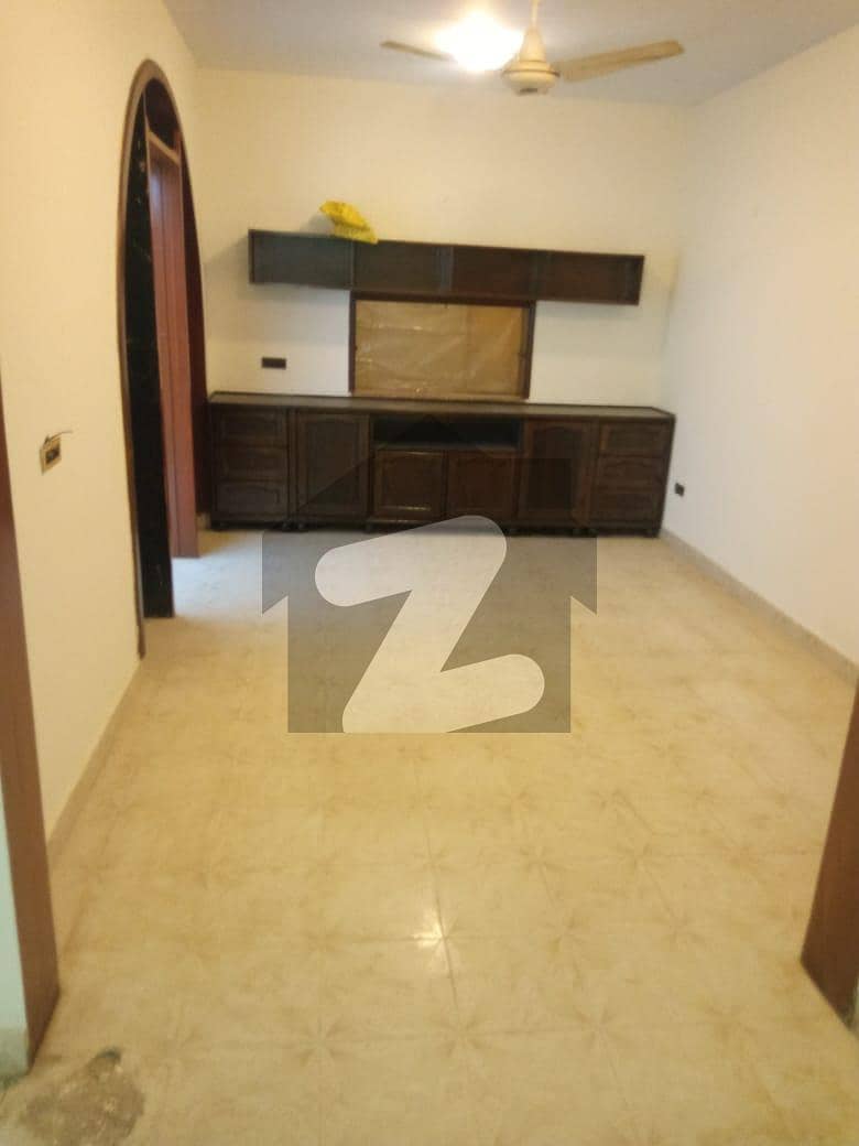 Perfect 200 Square Yards House In PECHS Block 6 For rent