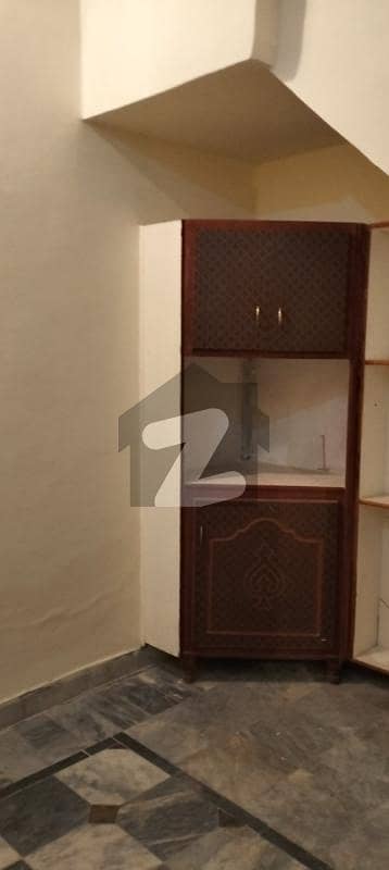 سمن آباد لاہور میں 3 کمروں کا 3 مرلہ مکان 39 ہزار میں کرایہ پر دستیاب ہے۔