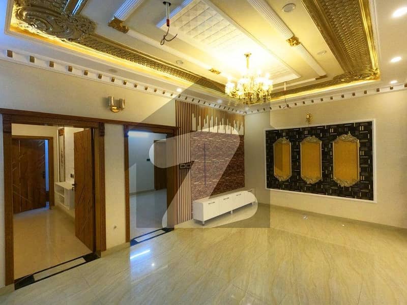 مرغزار آفیسرز کالونی ۔ بلاک پی مرغزار آفیسرز کالونی لاہور میں 5 کمروں کا 10 مرلہ مکان 3.1 کروڑ میں برائے فروخت۔