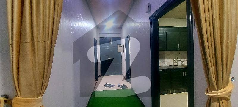 سلک ایگزیکٹو اپارٹمنٹ یونیورسٹی روڈ پشاور میں 3 کمروں کا 8 مرلہ فلیٹ 1.8 کروڑ میں برائے فروخت۔