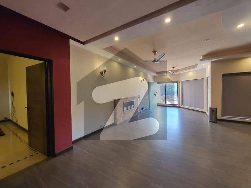 ڈی ایچ اے فیز 7 ڈیفنس (ڈی ایچ اے) لاہور میں 5 کمروں کا 2 کنال مکان 17 کروڑ میں برائے فروخت۔