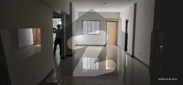شانزیل گالف ریزڈینسیا جناح ایونیو کراچی میں 4 کمروں کا 11 مرلہ فلیٹ 3.1 کروڑ میں برائے فروخت۔
