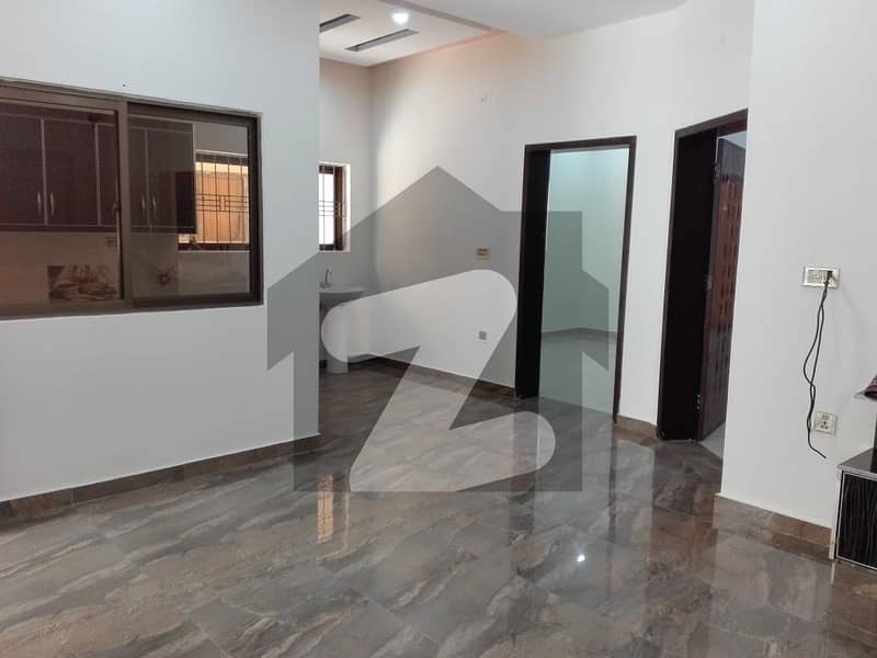 Johar Town Upper Portion Sized 5 Marla Is Available