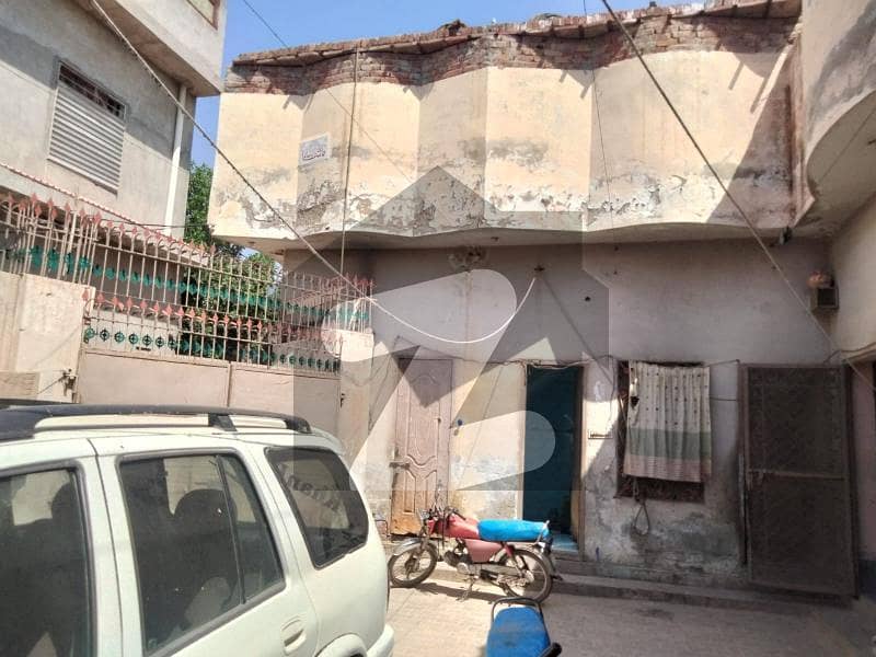عثمان غنی روڈ ملتان میں 10 مرلہ مکان 1.1 کروڑ میں برائے فروخت۔