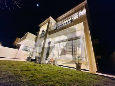 ڈی ایچ اے ڈیفینس فیز 2 ڈی ایچ اے ڈیفینس,اسلام آباد میں 6 کمروں کا 1 کنال مکان 10.25 کروڑ میں برائے فروخت۔ ڈی ایچ اے ڈیفینس فیز 2 ڈی ایچ اے ڈیفینس,اسلام آباد میں 6 کمروں کا 1 کنال مکان 10.25 کروڑ میں برائے فروخت۔