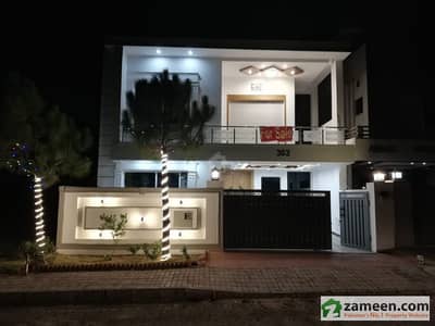 Park Facing Beautiful Brand New 5 Bedroom House Park Facing Beautiful Brand New 5 Bedroom House