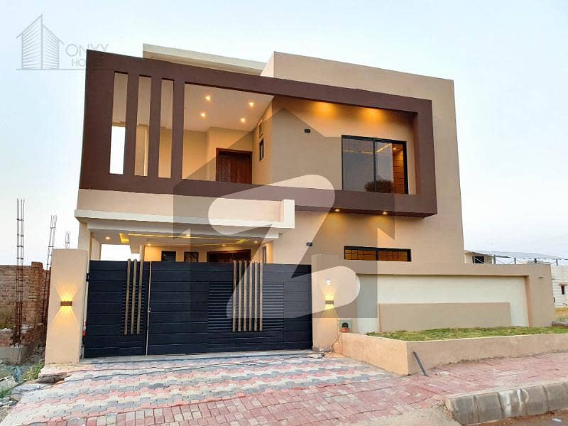 Amazing 14 Marla Luxury House With Huge Lawn At A Height Location