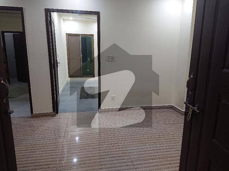 خدا بخش کالونی کینٹ لاہور میں 2 کمروں کا 4 مرلہ فلیٹ 35 ہزار میں کرایہ پر دستیاب ہے۔