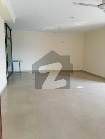 Gulberg close 2 Mm Alam road 38 marla old house is available for Sale