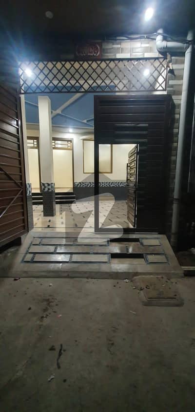 سواتی گیٹ پشاور میں 4 کمروں کا 3 مرلہ مکان 30 ہزار میں کرایہ پر دستیاب ہے۔