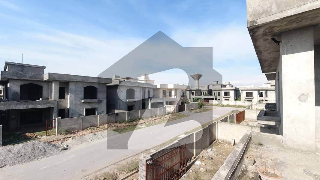 1 Kanal Gray structure at ideal location available PHAF Officers