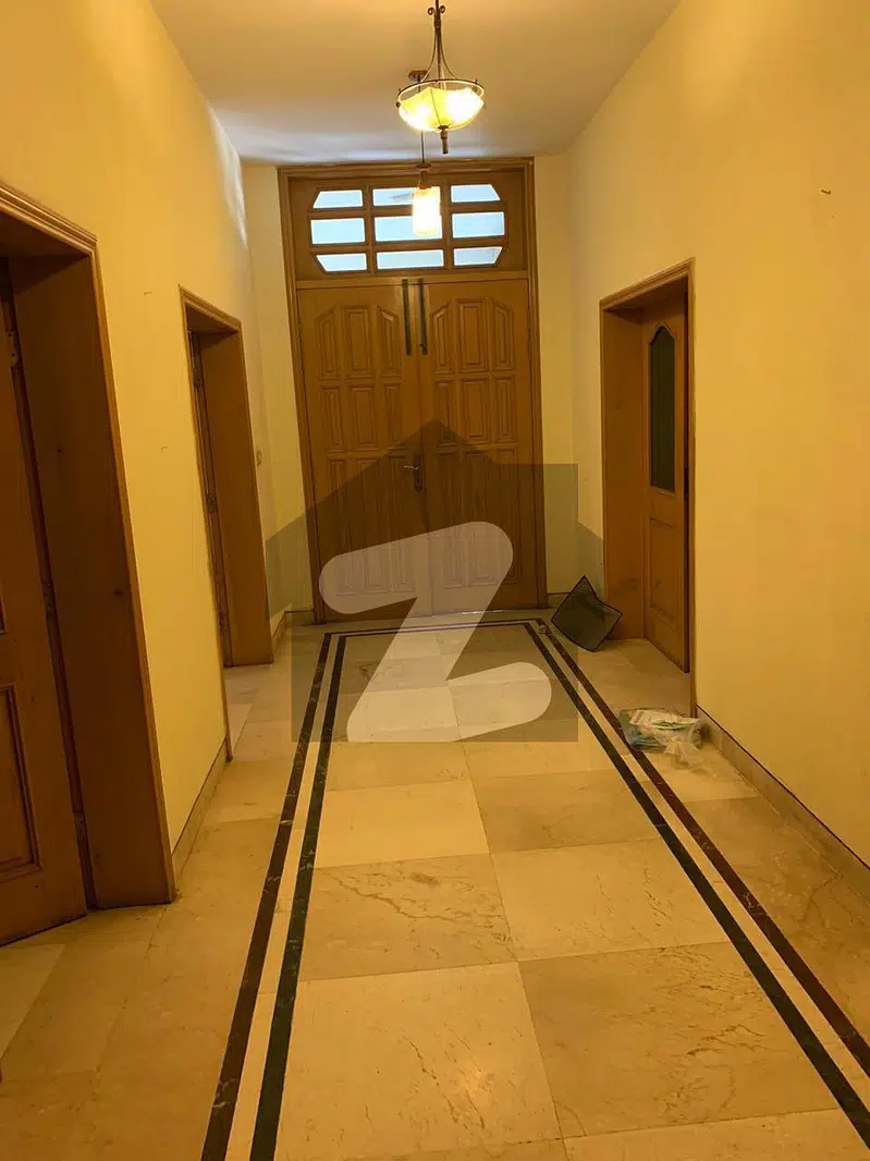 Spacious House Is Available In Gulberg For rent