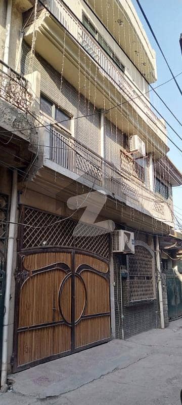 لہتاراڑ روڈ اسلام آباد میں 5 کمروں کا 4 مرلہ مکان 1.65 کروڑ میں برائے فروخت۔