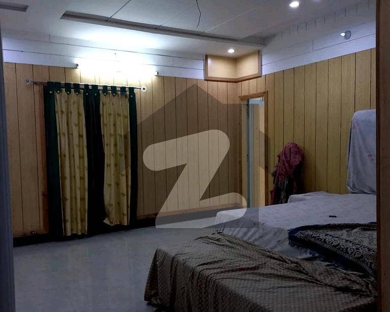 آفیسرز کالونی 2 فیصل آباد میں 5 کمروں کا 12 مرلہ مکان 1.25 لاکھ میں کرایہ پر دستیاب ہے۔