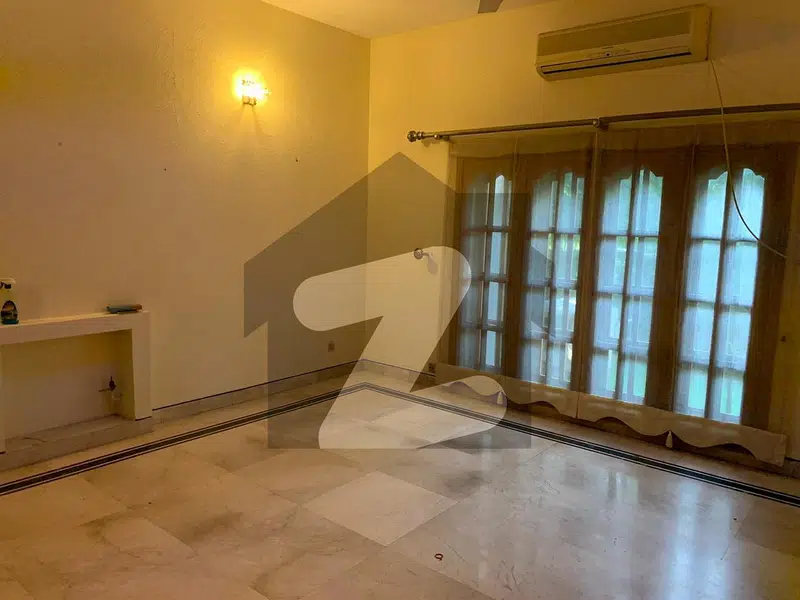 2 Kanal House In Lahore Is Available For Rent