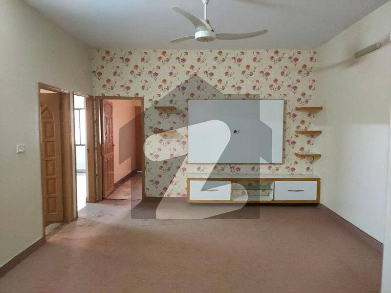 3 Bed 1980 Sq. ft Well Maintained Apartment Available for Sale in Badar Commercial DHA Phase 5