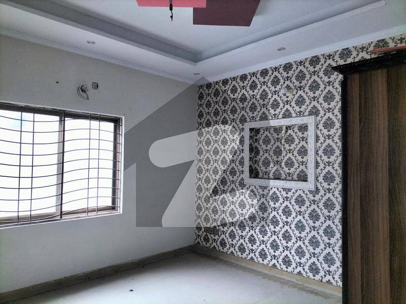 Beautiful Design House Is Available For Rent In Lahore