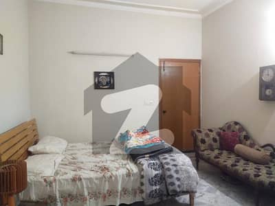 1 Bed Fully Furnished Room For Rent in DHA Phase 4 Block AA