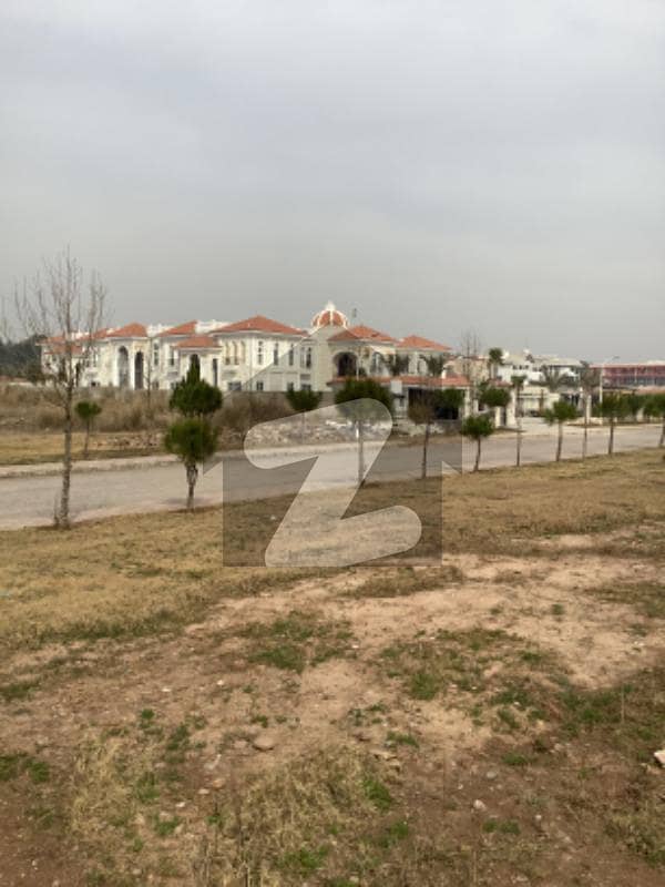 Ideally Located 5 Kanal Develop Possession Farm House Plot In Block E