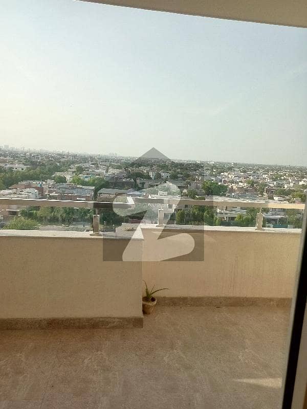 1724 SQFT APARTMENT GOLD CREST MALL FOR RENT IN DHA PHASE 4 DD