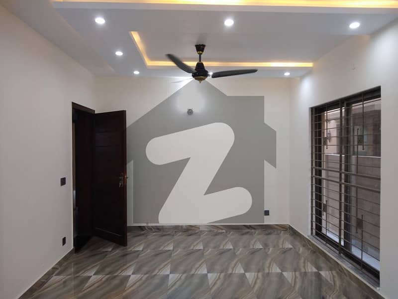 8 Marla House available for sale in Divine Gardens - Block B, Lahore
