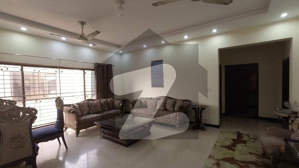 Spacious Upper Portion Is Available In Defence Raya For rent