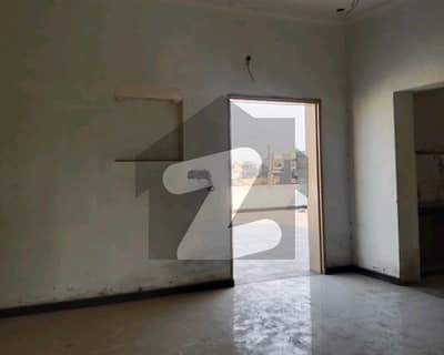 پی اینڈ ڈی فورٹ ٹو مین کینال بینک روڈ لاہور میں 3 کمروں کا 15 مرلہ مکان 3 کروڑ میں برائے فروخت۔