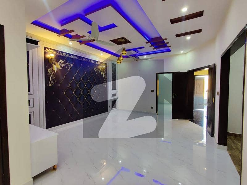 8 MARLA BRAND NEW HOUSE AVAILABLE FOR SALE IN MILITARY ACCOUNT HOUSING SOCIETY COLLEGE ROAD LAHORE