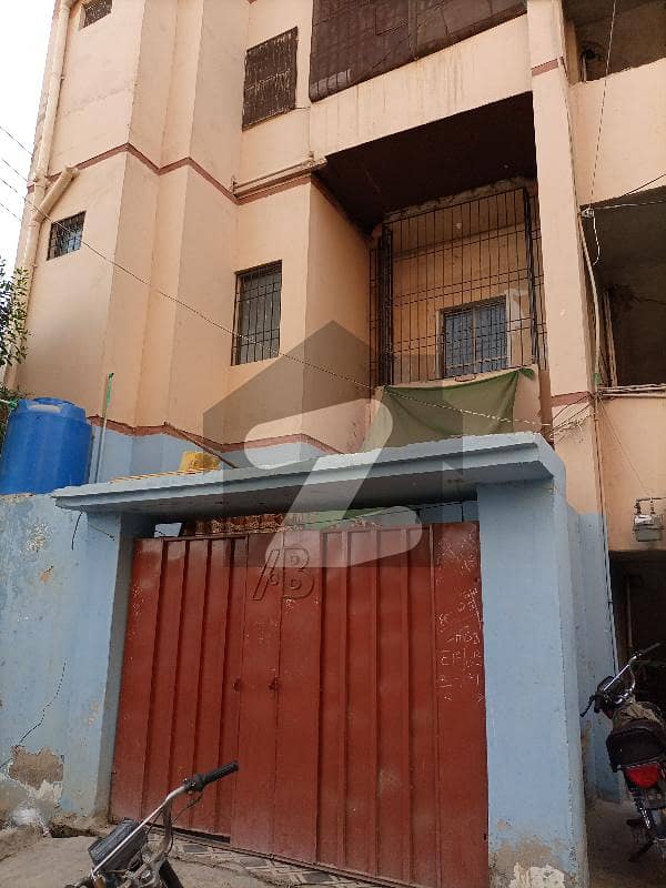 3 Rooms Lounge Flat Available For Sale